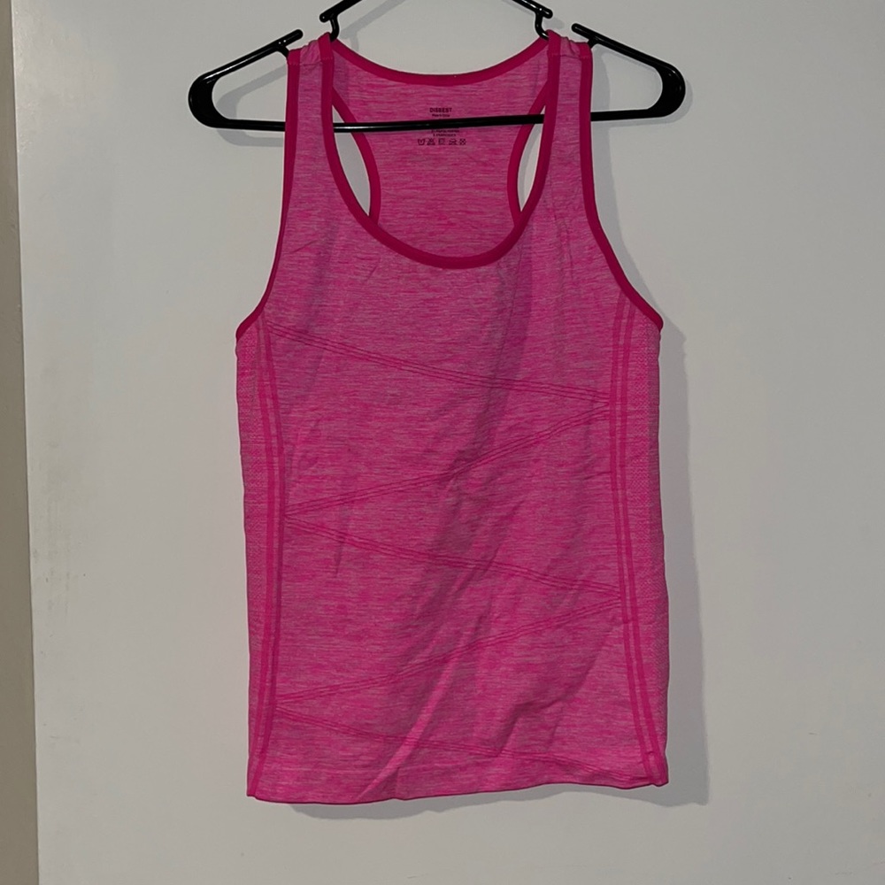 Bright tank top workout! 🌷